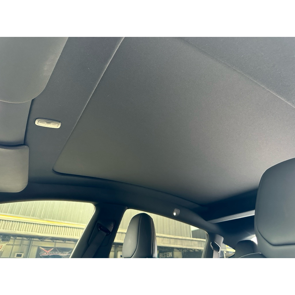 มีของเลยในไทย ม่านไฟฟ้าสีดำV.1 [แบบกรอบบาง]สำหรับ Tesla Model Y Juniper 2026 ติดตั้งฟรี