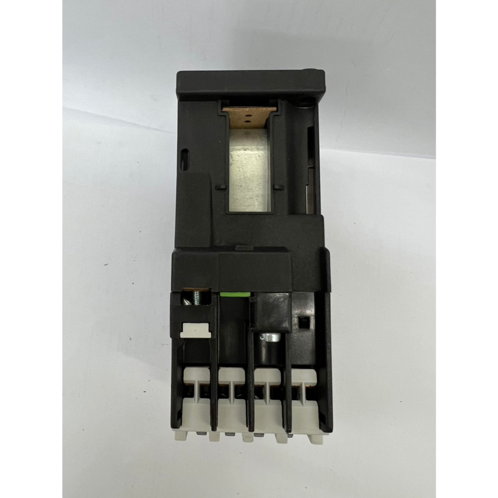 แมกเนติกคอนแทคเตอร์ (Magnetic Contactor) รูปที่ 2