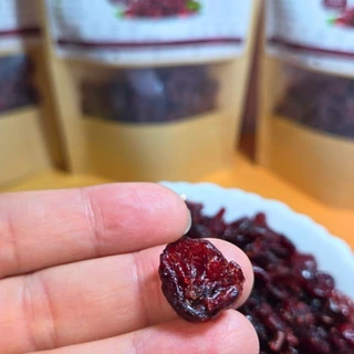 แครนเบอร์รี่อบแห้ง Cranberry 100g เปรี้ยวอมหวาน ทานเพลิน ของว่างเพื่อสุขภาพ พร้อมส่ง