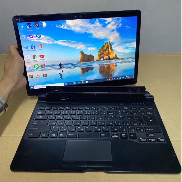 แท็บเล็ต 2in1 Fujitsu ArrowsTab Q739 Celeron(RAM:4GB/SSD:128GB) พร้อมคีย์บร์อดและปากกาตรงรุ่น