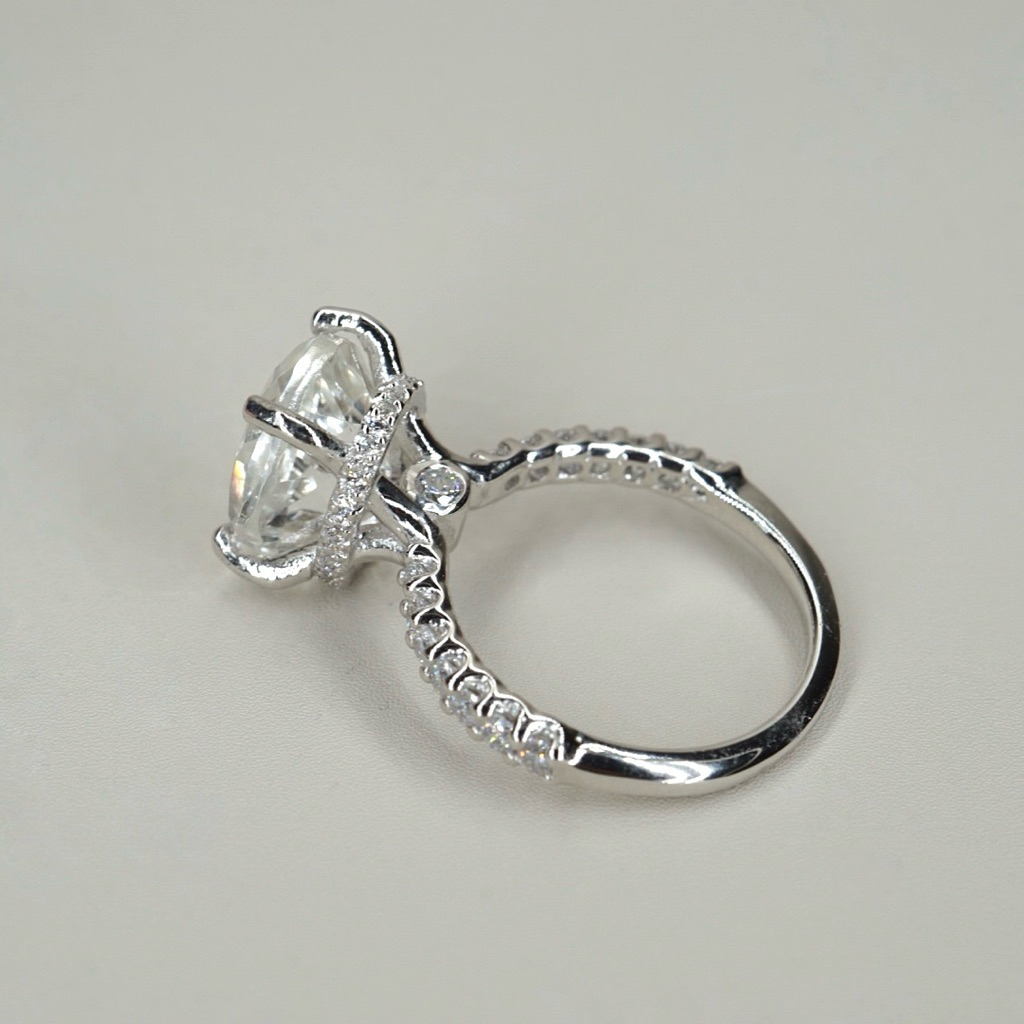ThantaraGems แหวนพลอยแท้ เงินแท้ Aria Crown Ring พลอยไวท์โทพาส (TG-R0025)