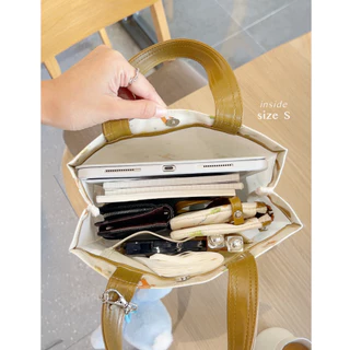 KEPT [ S ] กระเป๋าหิ้วขนาด S (รวมลาย) ใส่ไอแพดได้แบบไม่เลยออกมา