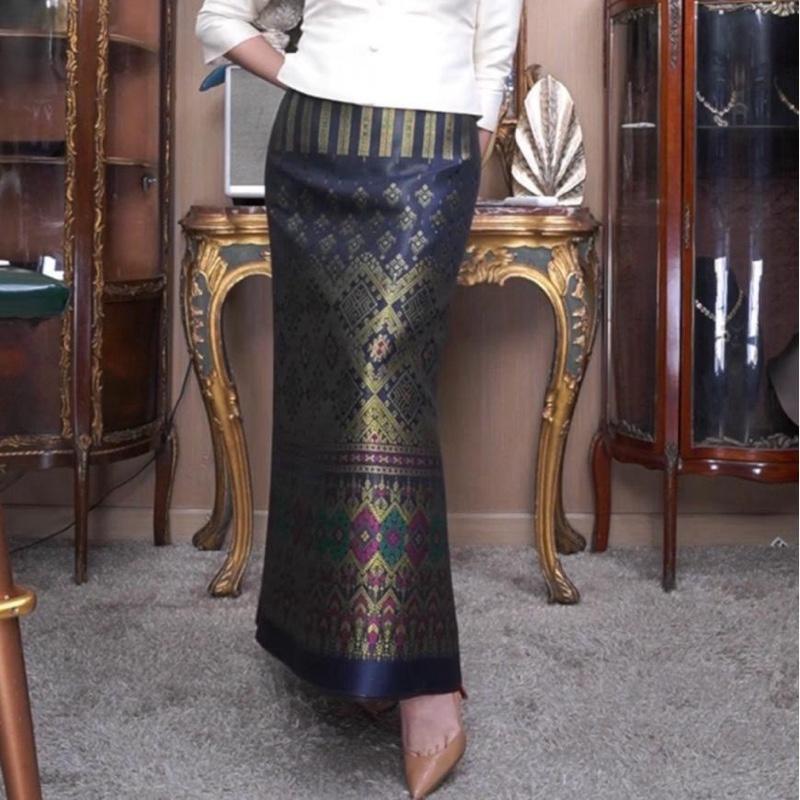 พ19 24.11.68 ผ้าไหมแกมฝ้าย ทอลาย แพรวาภูไทยกดิ้น สีกรมท่า ขนาด 2 หลา