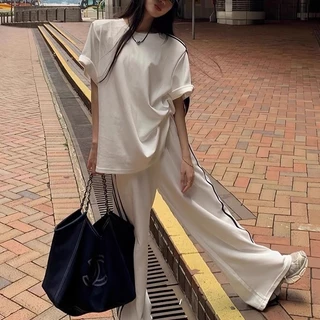 (ส่งภายใน 24 ชม.+ส่งจากไทย) ชุดเสื้อแขนสั้นและกางเกงสไตล์สปอร์ต เรียบง่าย ใส่สบาย แมตช์ได้ทุกวัน
