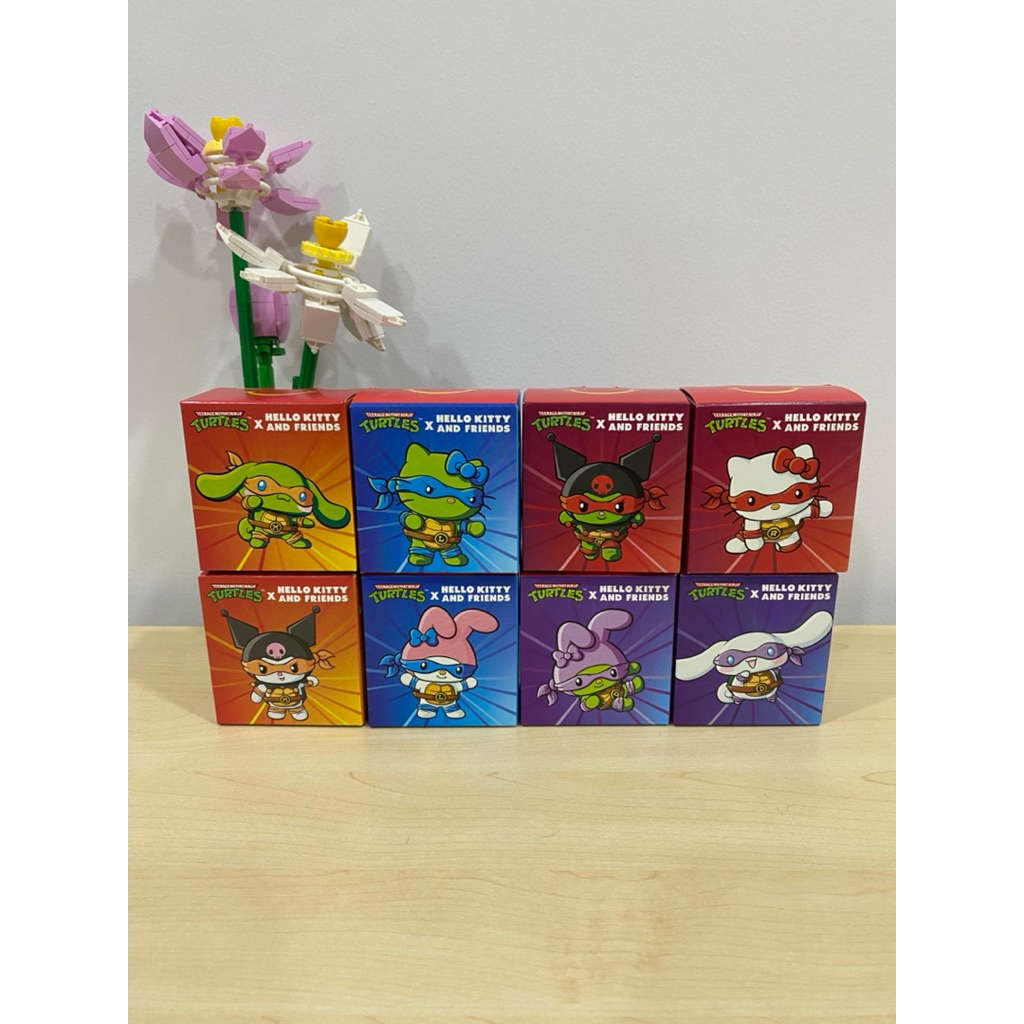 [ ครบเซต 8 ตัว ] Mcdonald Happy Meal 2025 TMNT x Hello Kitty and Friends ของสะสม ใหม่แกะกล่อง
