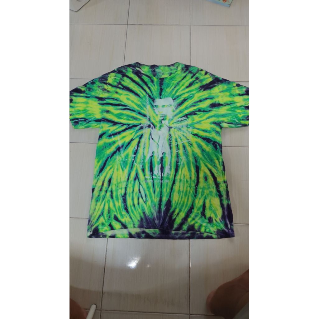 เสื้อยืดวินเทจมือสอง Rucking Fotten สีเขียวสะท้อนแสง มัดย้อม เสื้อวง 2020 ลายสวย ผ้าบาง งานเก่าเก็บ 