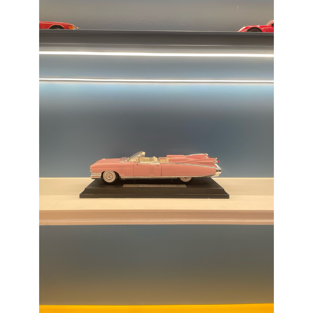 model cadillac baby pink