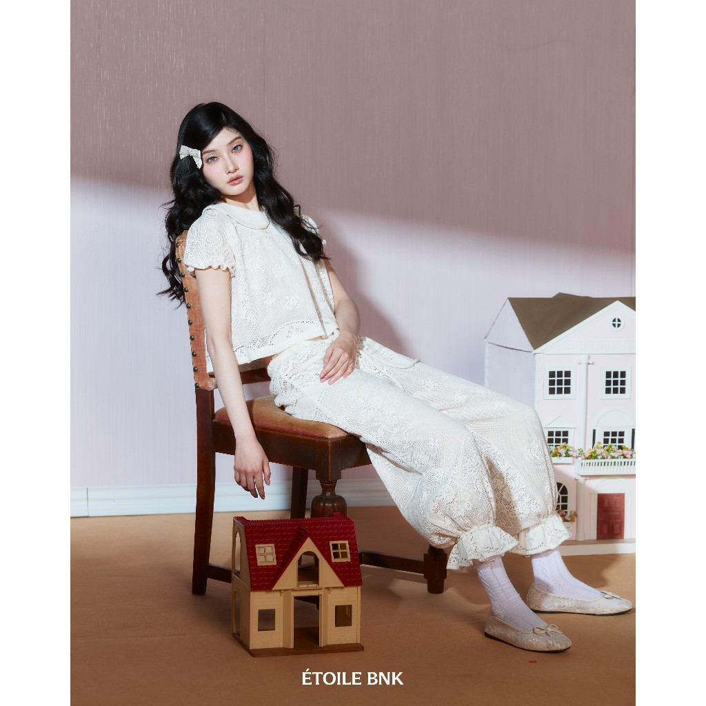 ÉTOILE BNK MIKI TOP เสื้อครอปแขนตุ๊กกา คอปกบัว