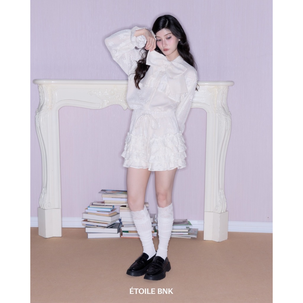 ÉTOILE BNK ROSEMARY SHORT กางเกงขาสั้นแต่งดีเทลระบาย มาพร้อมซับในในตัว (PREORDER บางไซส์)
