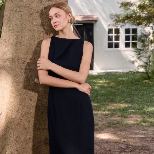HERS - Audrey Dress เดรสยาว คอปาด