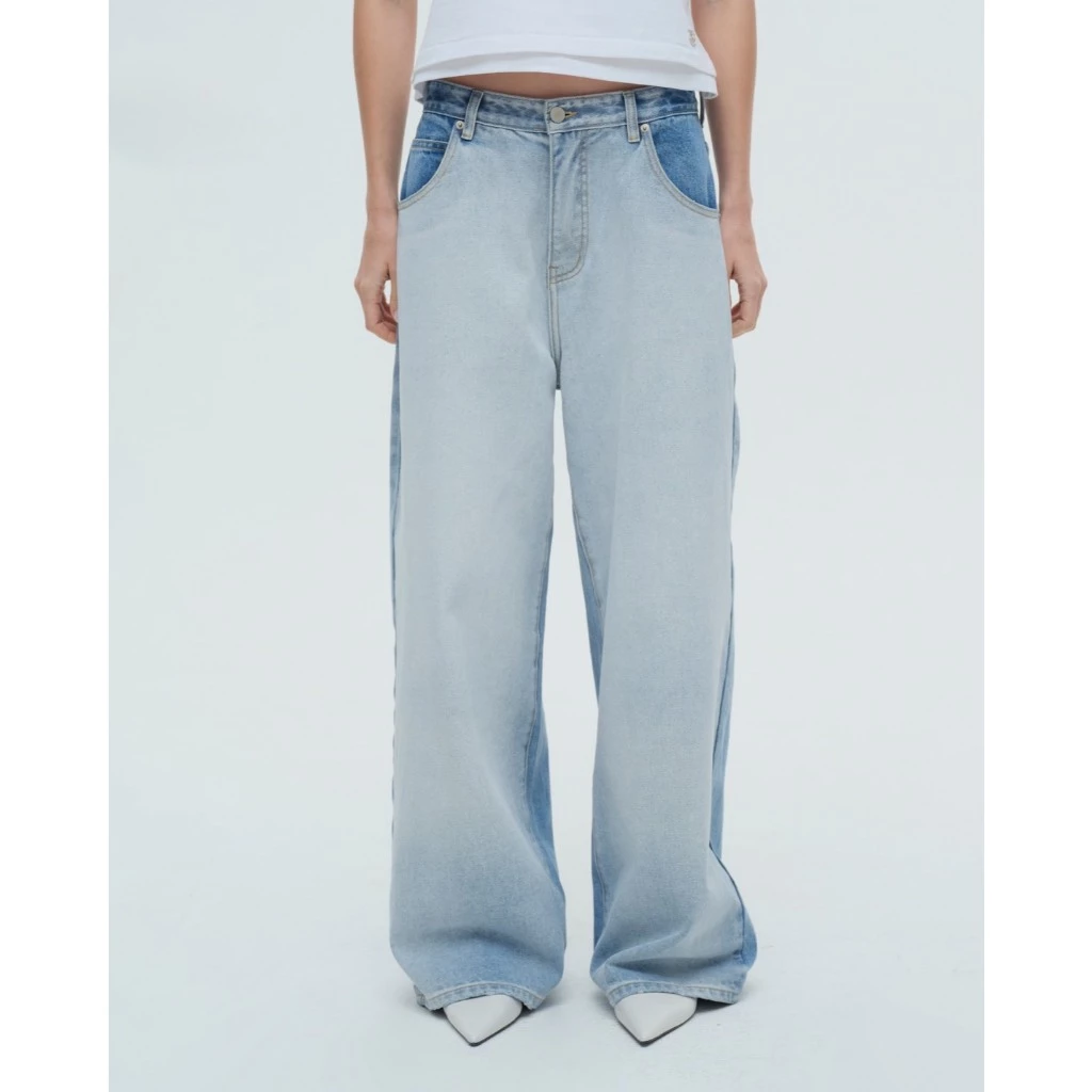 (พร้อมส่ง) Twotwice- Moss Boyfriend Jeans - กางเกงยีนส์ทรงหลวม ช่วยพรางสะโพกและต้นขา ป้ายด้านหลังอะไหล่เงิน