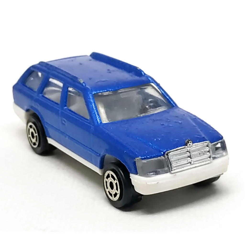 Majorette Mercedes Benz 300 TE สีน้ำเงิน scale 1/63 (3 inches) no Package