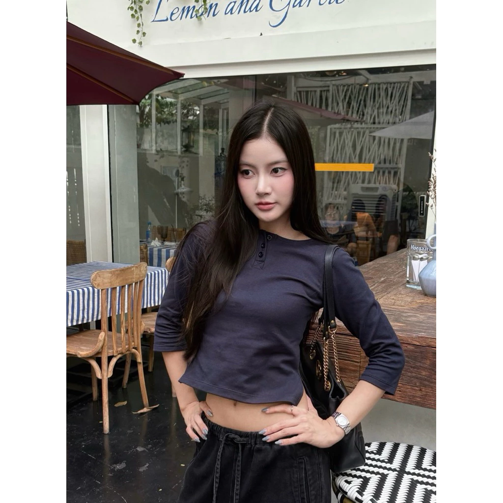 3/4 slit button top (navy)