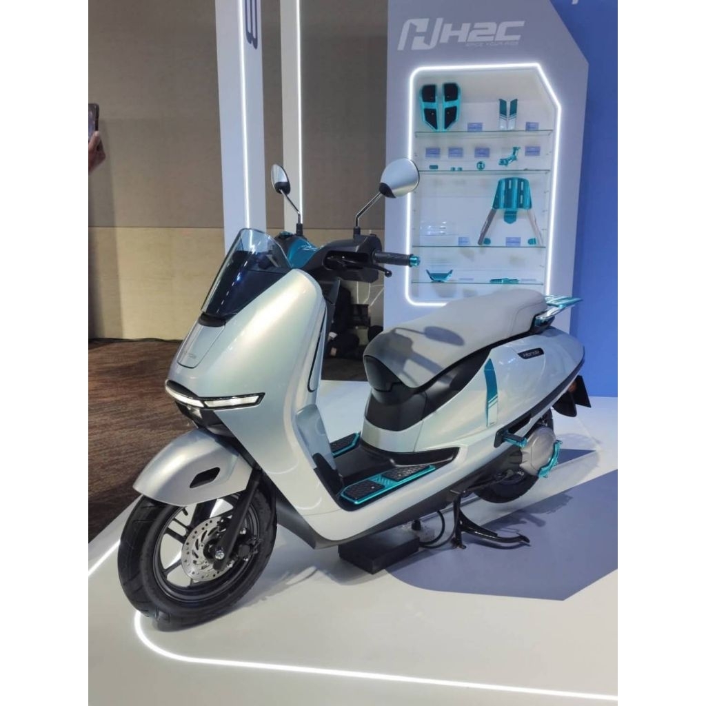 แร็คท้าย รถไฟฟ้า Honda UC3 ชุดแต่ง H2c