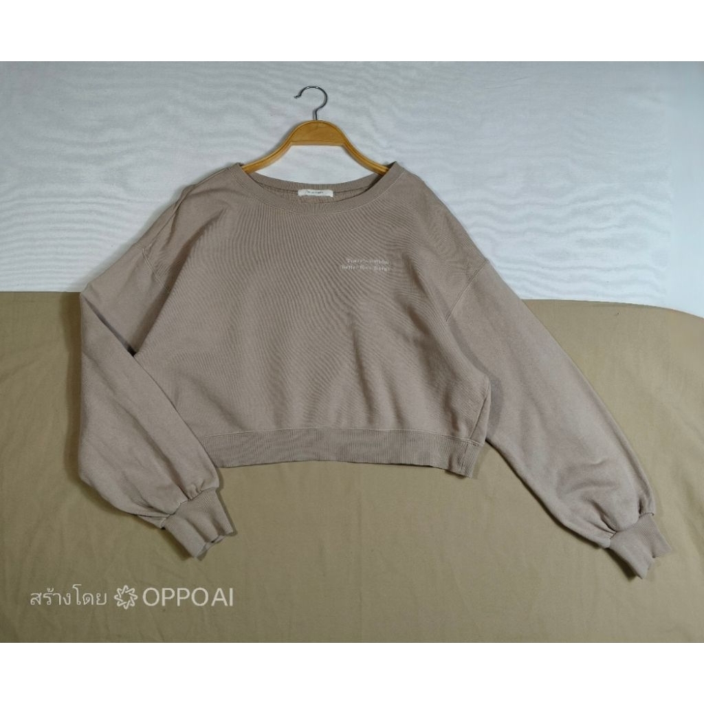 W CLOSET size F สเวตเตอร์คอกลมผ้าคอตตอนสีน้ำตาลงานฟรีไซส์ค่ะ ปักช่วงอก
รอบอก 46 ความยาว 20 นิ้ว