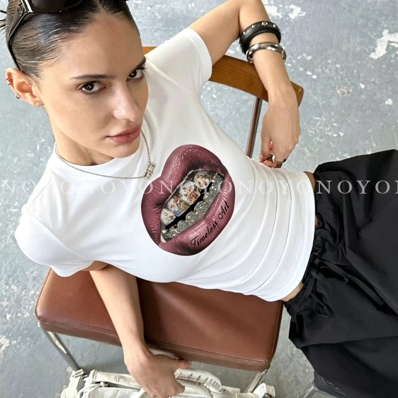 (พร้อมส่ง24ชม.) YONO เสื้อ baby tee ลายปาก “Timeless Art” สไตล์แฟชั่นสายฝอ แหวกแนวไม่ซ้ำใคร