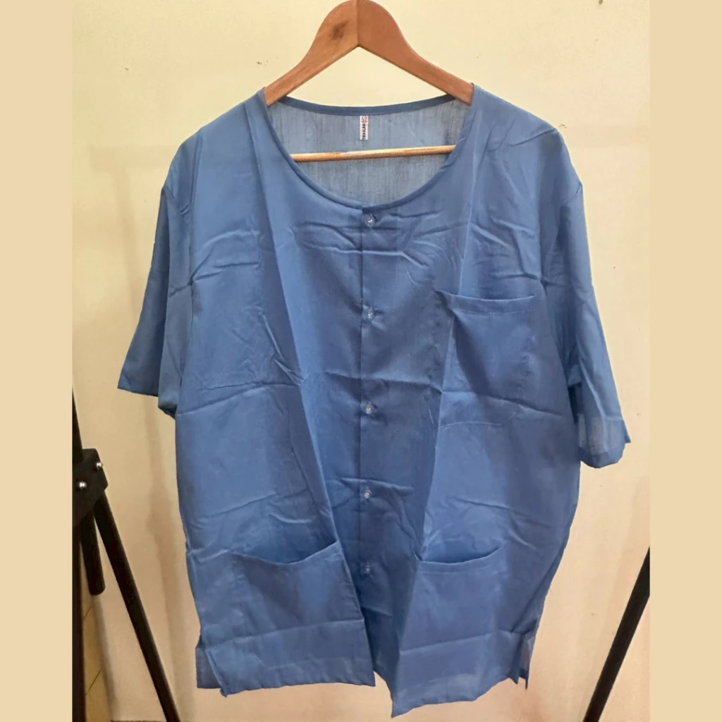 [รวมสินค้าตำหนิ ราคาพิเศษ] เสื้อกุยเฮง เสื้อผ้าป่าน แบบคอกลม-ผ่าหน้า แขนสั้น กระเป๋า 3 ใบ ผ้าใส่สบาย เหมาะกับหน้าร้อน