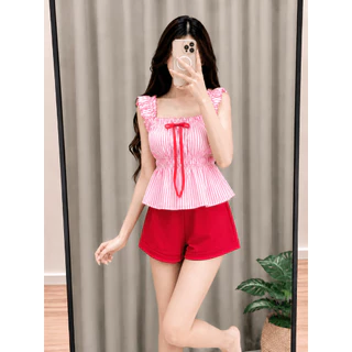 VC ชุดเซตเสื้อแขนตุ๊กตาลายทาง แต่งโบว์หวาน พร้อมกางเกงขาสั้นทรงบาร์บี้ ดูหุ่นเพรียว ใส่สบาย T04