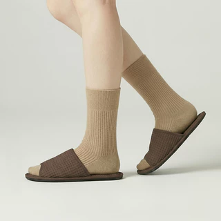 รองเท้าใส่ในบ้าน สลิปเปอร์ ผ้ารังผึ้ง รุ่น Cozy Combs Slipper พื้นนุ่ม ฟองน้ำหนา ใส่สบายเท้า เกรดโรงแรม | Soft&Co