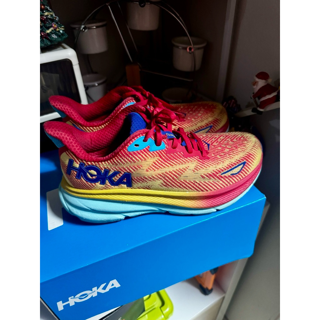 HOKA รองเท้าวิ่ง มือสอง ของแท้ 100% (รุ่น Clifton 9)