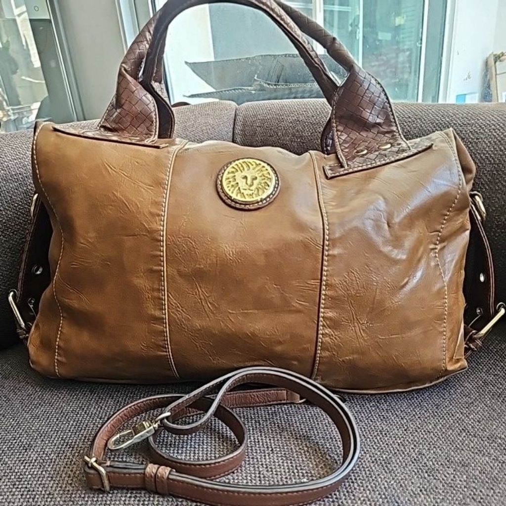 กระเป๋าทรงหมอน Anne_Klein