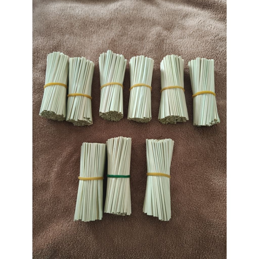 ใบจากบ้าน [ใบกลาง] บางนิ่ม ไม่แข็ง ตากแดด 100%