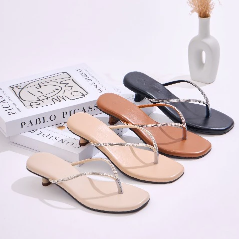 ใส่สวยมาก ส้นสูง1 นิ้ว รุ่นใหม่ 36-47 แบรนด์ ChilliChic (L96) พื้นนุ่ม งานกล่อง พร้อมส่ง โรงงานไทยผลิตเอง