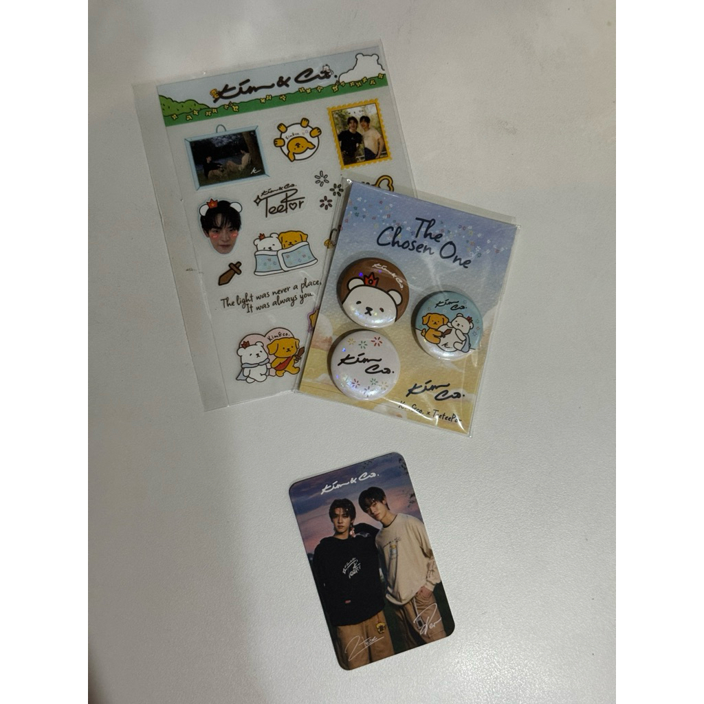 พร้อมส่ง ตี๋ตี๋ป๋อ Photocard, pin set และสติเกอร์ kim and co X teeteepor