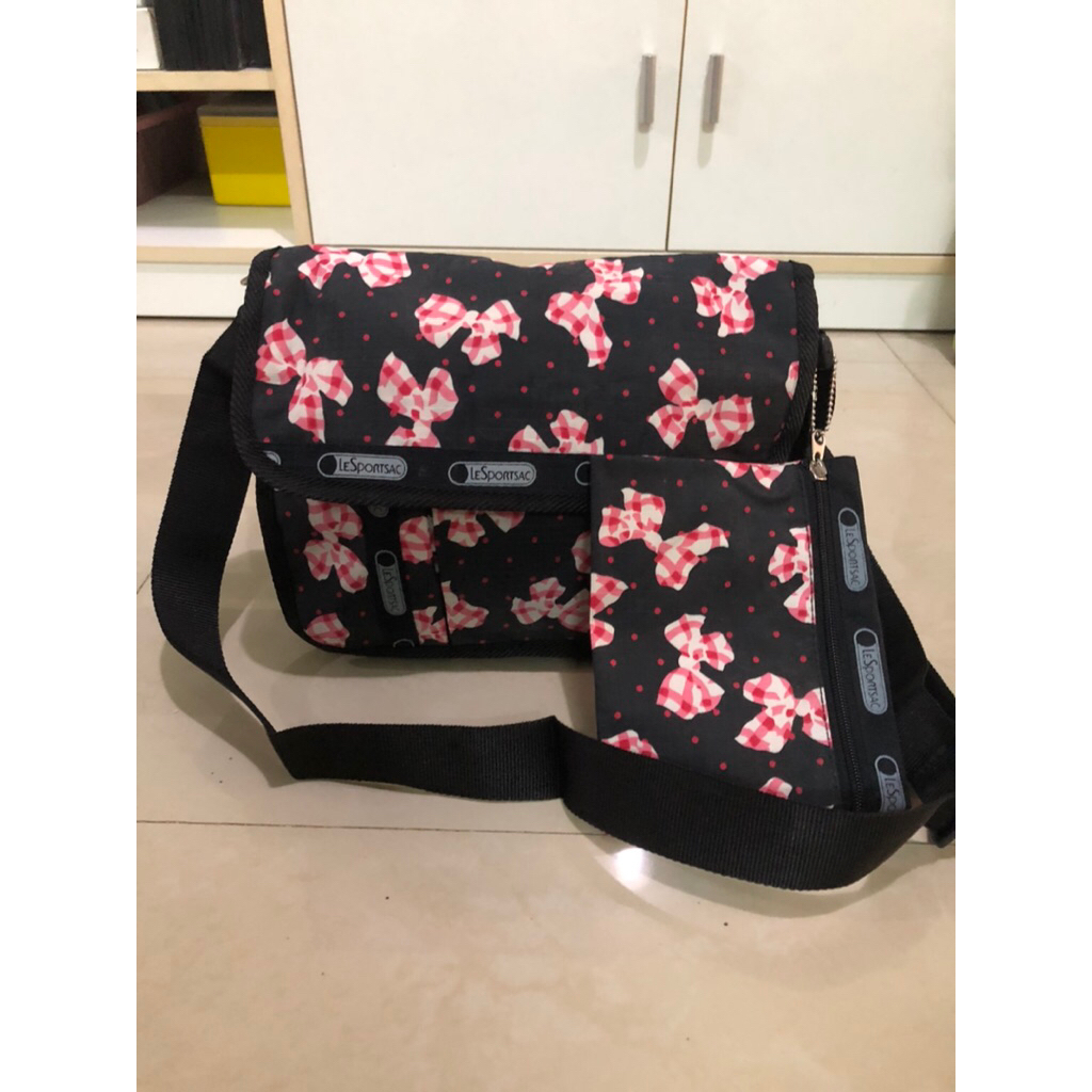 กระเป๋าสะพายใหม่ พร้อมส่ง