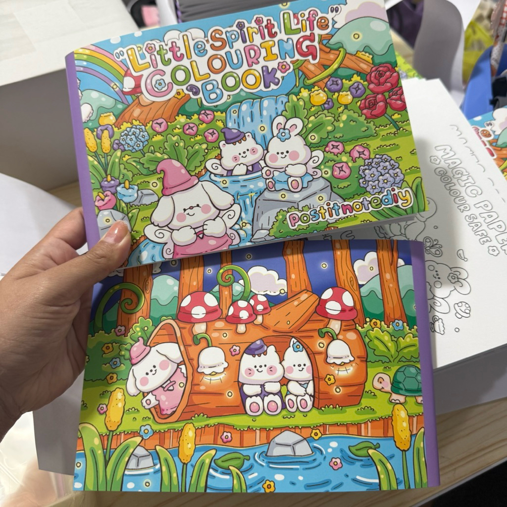 สมุดระบายสี ver.8 ลายLittel spirit  life ในเล่มมี28ลายไม่ซ้ำ แถมฟรีแผ่นรองระบายสี