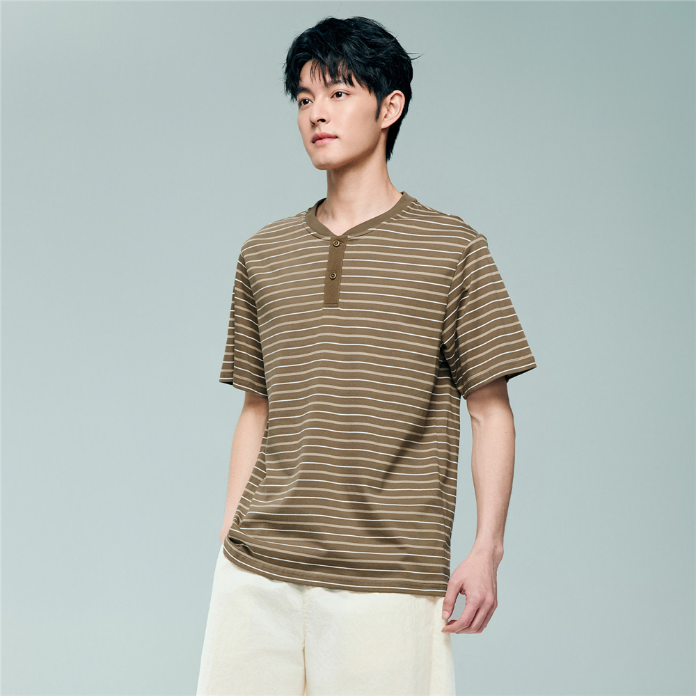 GIORDANO (Online Exclusive) เสื้อยืดผู้ชาย Men's Striped Henley Neck Tee 13026223