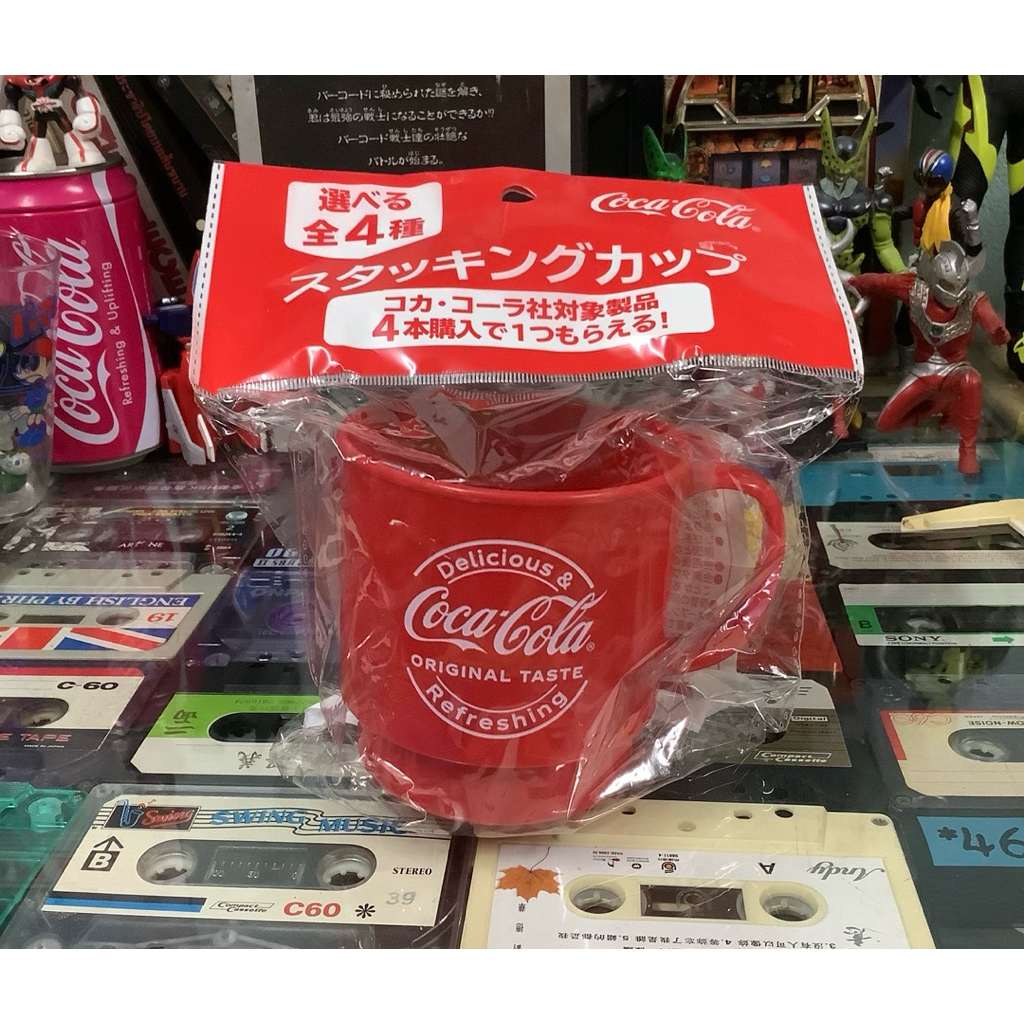 แก้วน้ำพลาสติก น้ำอัดลม coca-cola สภาพใหม่ สูงประมาณ 8.5cm. สินค้าจากตู้ญี่ปุ่น