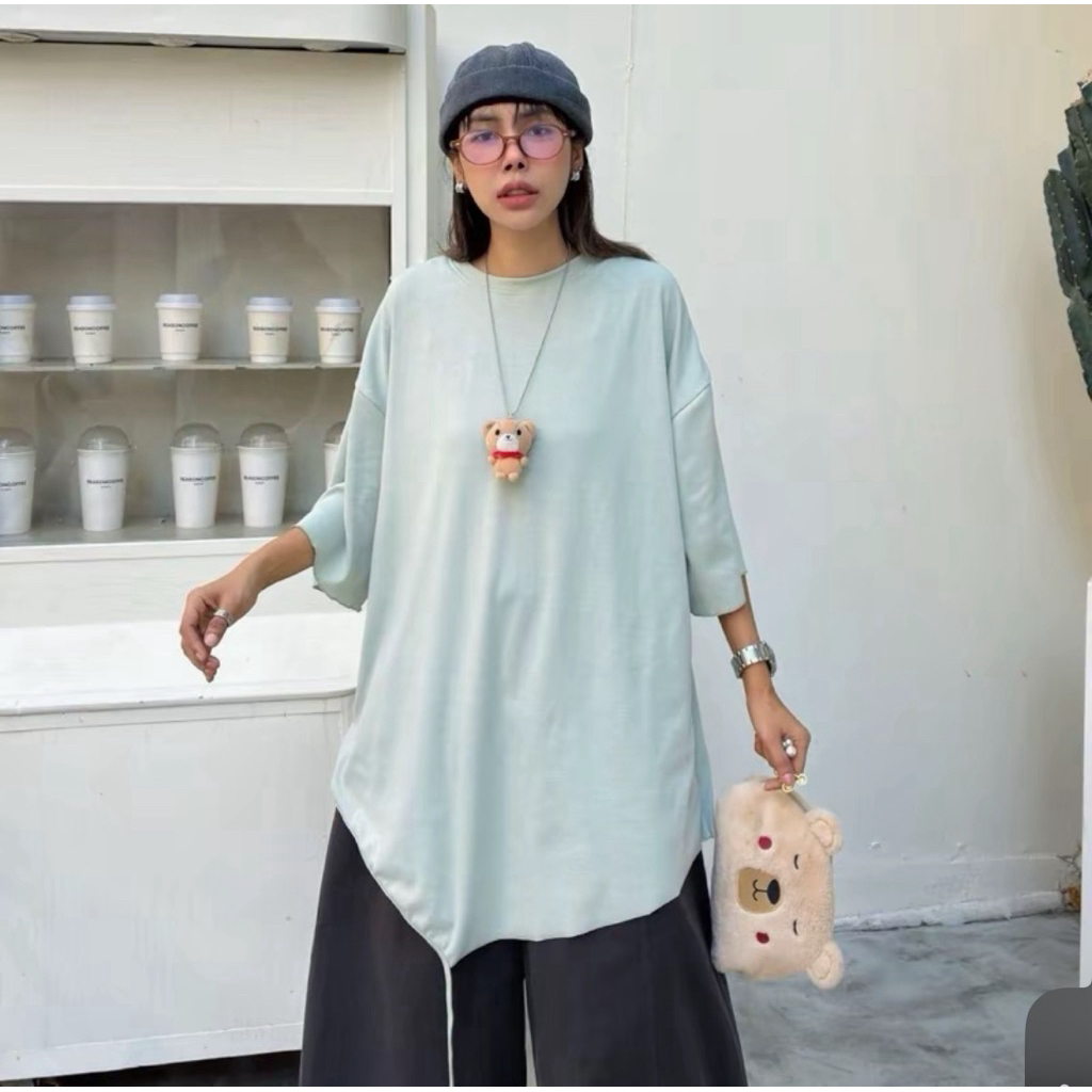 RW120 เสื้อยืดคอกลมแขนสั้น ดีเทลชายตัดสามเหลี่ยมคางหมู งานป้าย RAWii.bkk