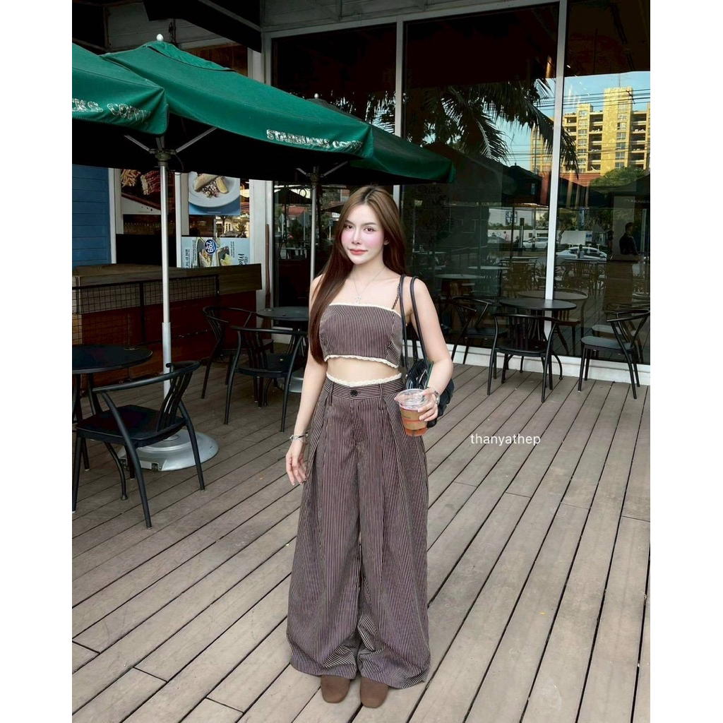 hmwe shop🍊เซท2ชิ้น เสื้อสายเดี่ยวแต่งลูกไม้ สม้อคหลัง สายปรับได้ คู่กางเกงขายาวเอวสูง แต่งขอบลูกไม้