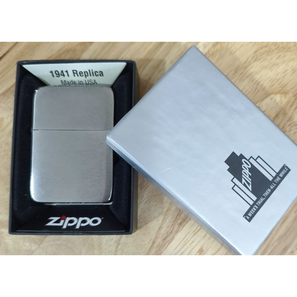 ZIPPO รุ่น 1941 Replica 1941 Vintage Chrome สินค้าใหม่พร้อมกล่องและ ใบ Guarantee