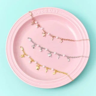 Petite Julia Bracelet สร้อยข้อมือสายโซ่ประดับชาร์ม