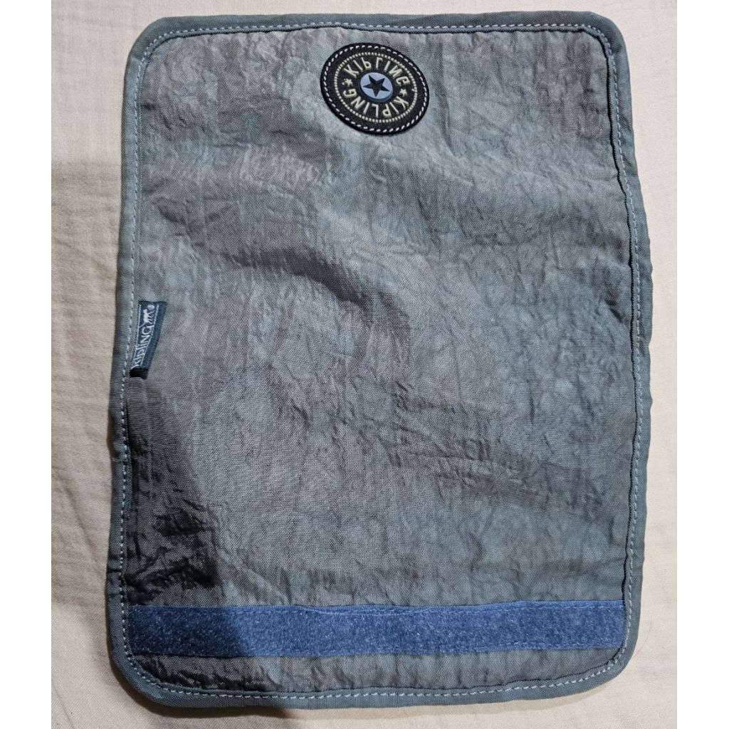 กระเป๋าเครื่องสำอาง Kipling มือสอง