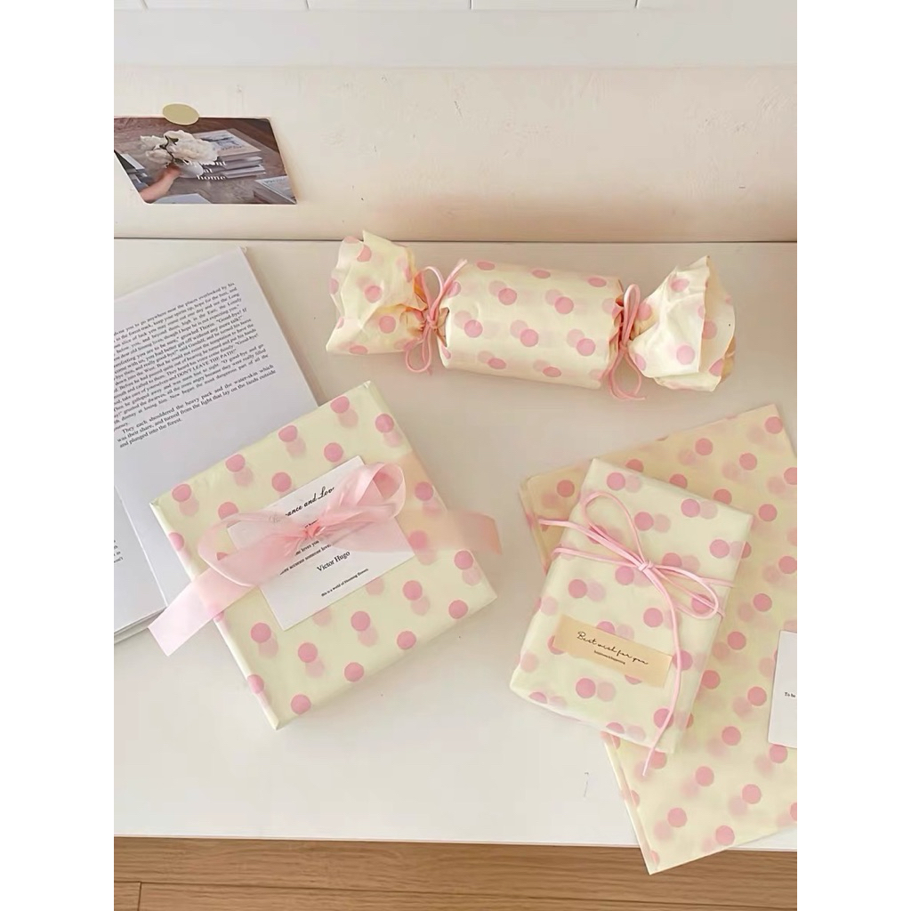 ส่งทันที 35x50cm 포근한 핑크 감성 𝑪𝒓𝒆𝒂𝒎𝒚 𝑷𝒊𝒏𝒌 𝑫𝒐𝒕𝒔 𝑾𝒓𝒂𝒑 กระดาษยับง่ายแบบบาง กระดาษห่อเสื้อ กระดาษห่อของขวัญสไตล์เกาหลี
