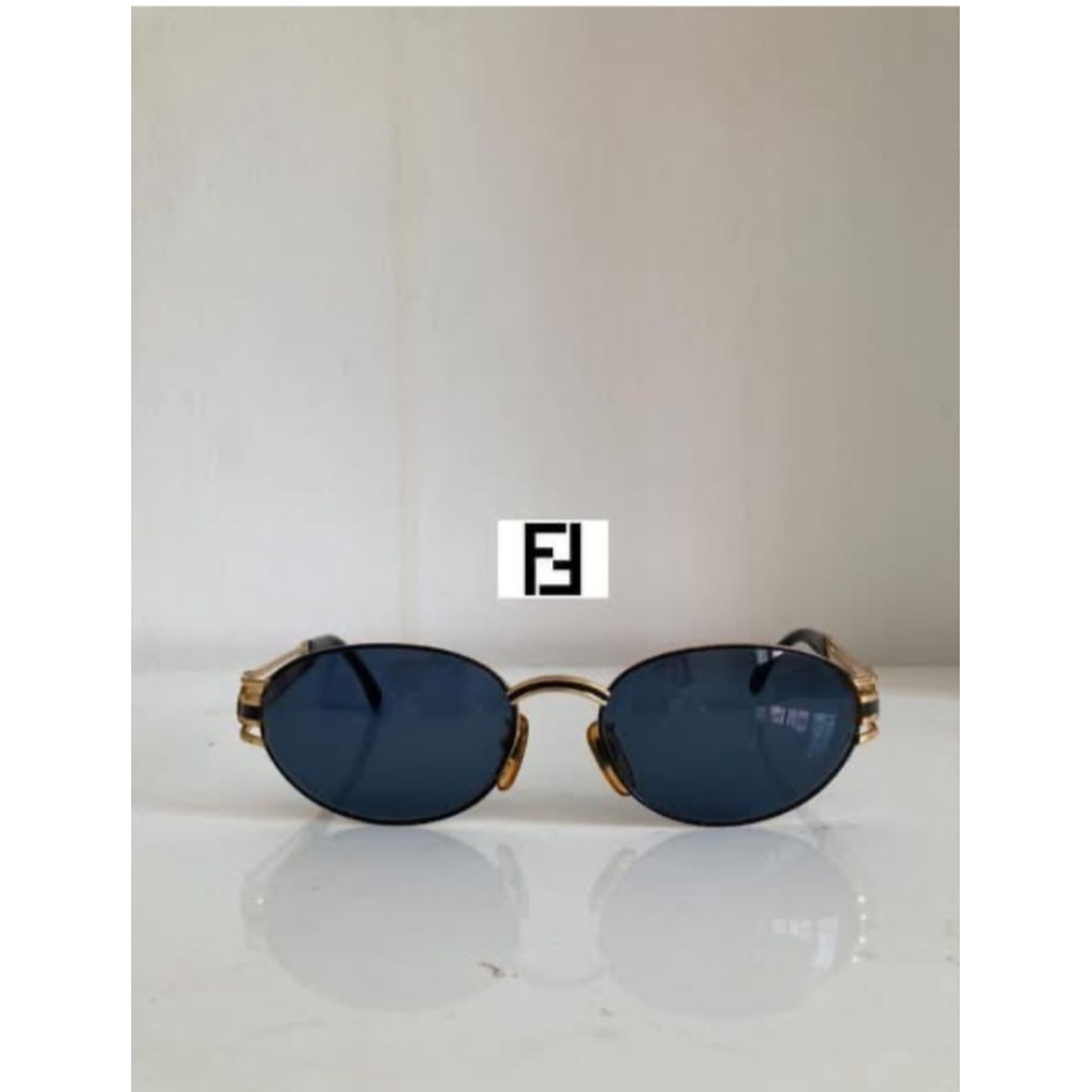 Fendi SL7038 COL.101. 90’s #fendi #fendisunglasses #vintagefendisunglasses