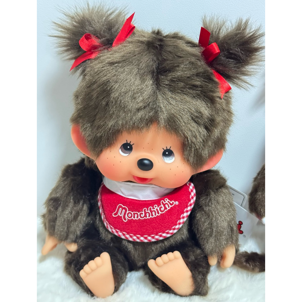 พร้อมส่งในไทย Monchhichi - พวงกุญแจมอนชิชิผึ้ง หัวโตโบว์แดง สตอเบอรรี่ แท้ 100%