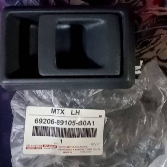 มือเปิดประตูใน มือเปิดใน MTX Mighty X Toyota  ไมตี้เอ็กซ์  แท้  มีซ้าย-ขวา ราคาต่อ ข้าง ได้1 อัน