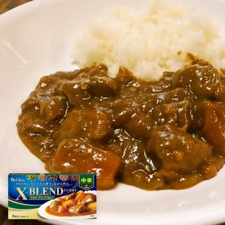 เฮ้าส์ เครื่องแกงกะหรี่ชนิดก้อน รสเผ็ดกลาง ขนาด 140 กรัม - House X Blend Curry Medium Hot