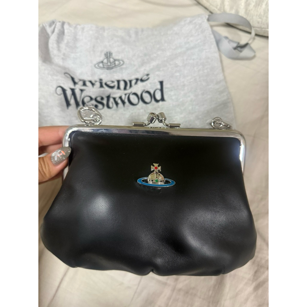ส่งต่อ  Vivienne Westwood Granny Frame Purse - Black Nappa Leather