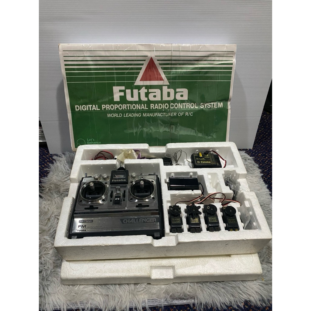 รีโมทเครื่องบินบังคับวิทยุวินเทจ Futaba Challenger FP-T5NH 7ch งานนอนกล่องตู้ญี่ปุ่น [มือ2]