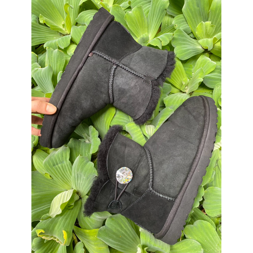 UGG Australia หนังแท้ ด้านในบุขนแกะแท้ Size 39 ใส่สบายมาก ๆ อุ่นมาก ไปเมืองนอกเดินสบายทั้งวัน ซื้อมา