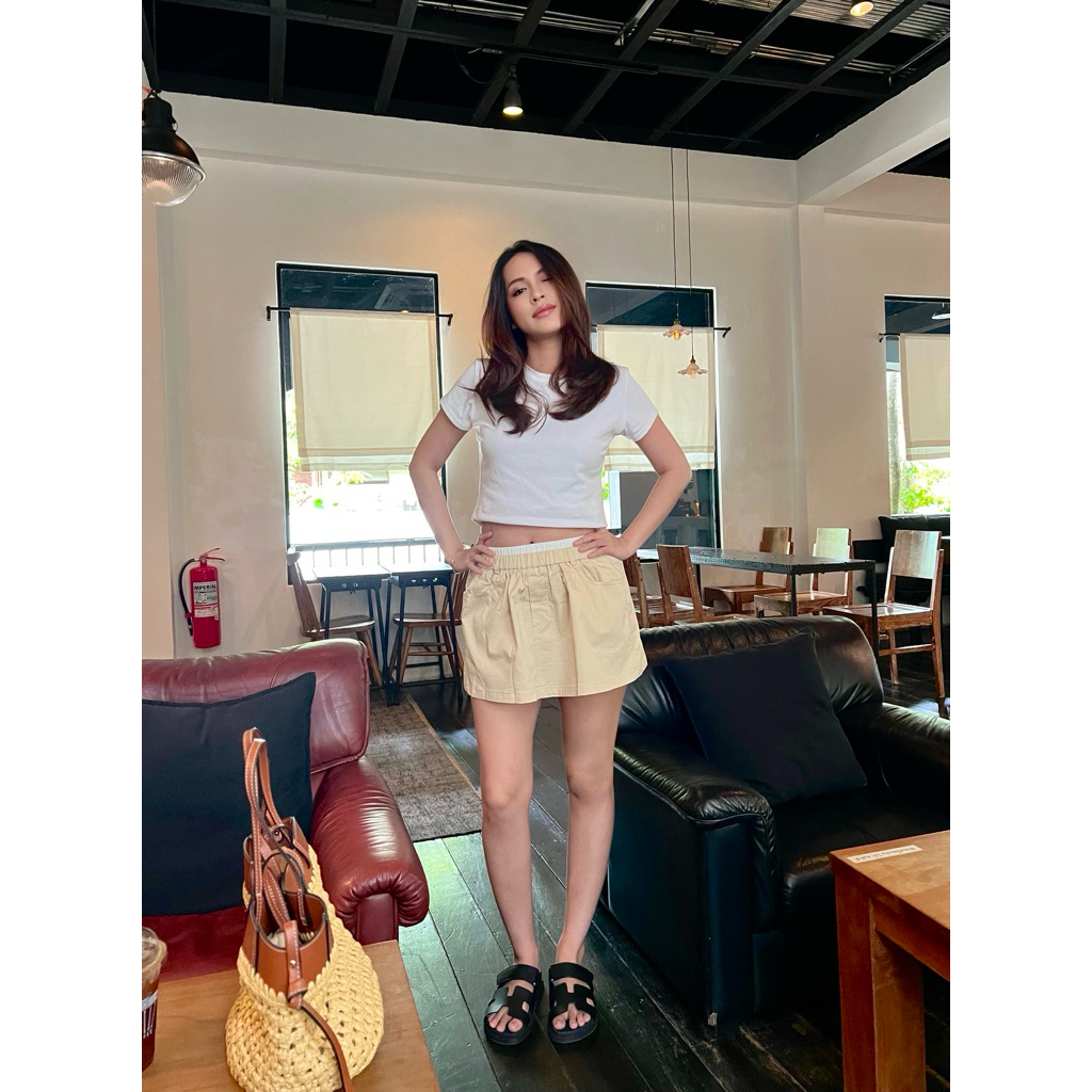 PACHARA- ELENA SKIRT(สีครีม) กระโปรงสั้นมีซับใน