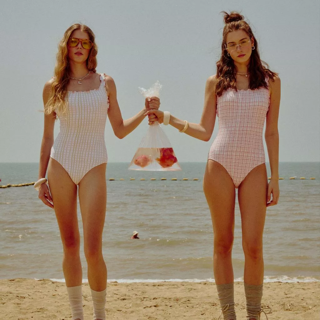 lookbookbeachclub fiji one-piece