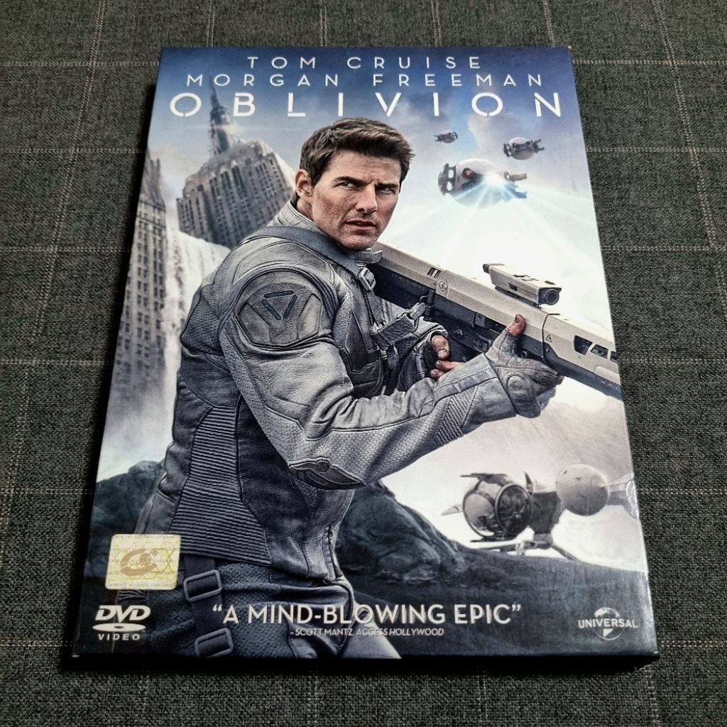 DVD ภาพยนตร์แอ็คชั่นไซไฟสุดมันส์ "Oblivion / อุบัติการณ์โลกลืม" (2013)