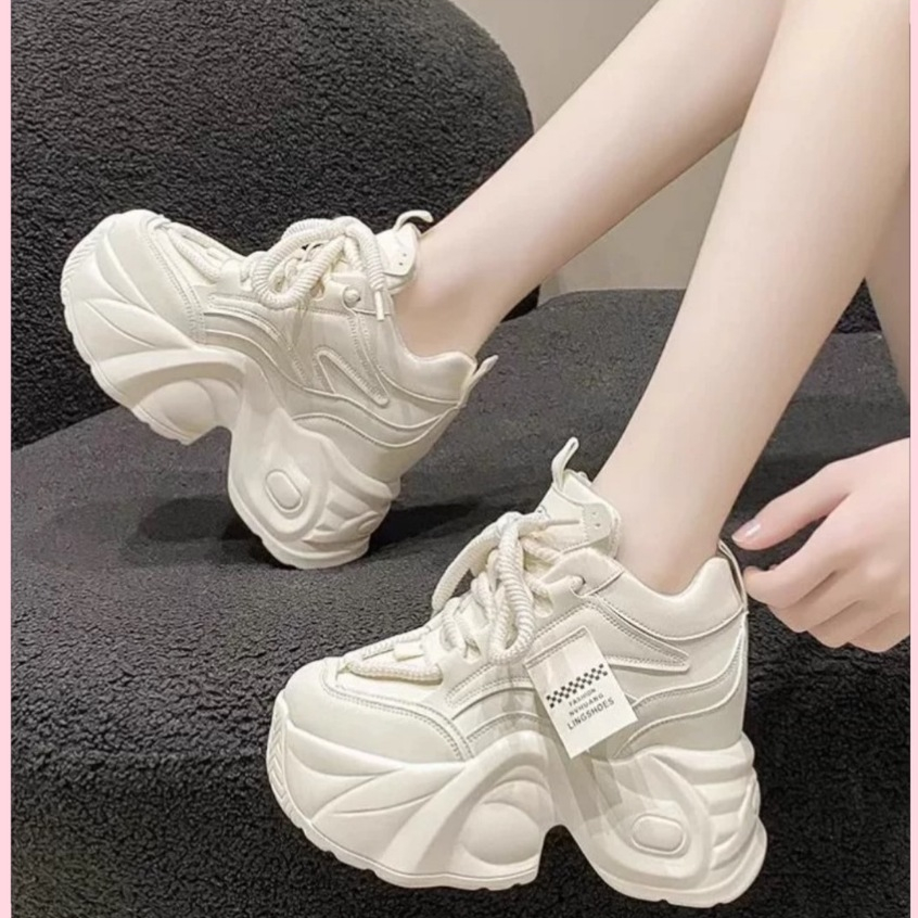 venita รองเท้าผ้าใบผู้หญิง ทรงสวย เสริมส้น9cm💕ไม่เจ็บเท้า ส่งเร็วจ๊า NO.V76