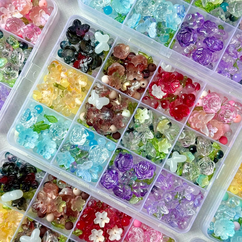 เซ็ตลูกปัดแก้ว ดอกไม้แก้ว 12 ช่อง พร้อมกล่อง